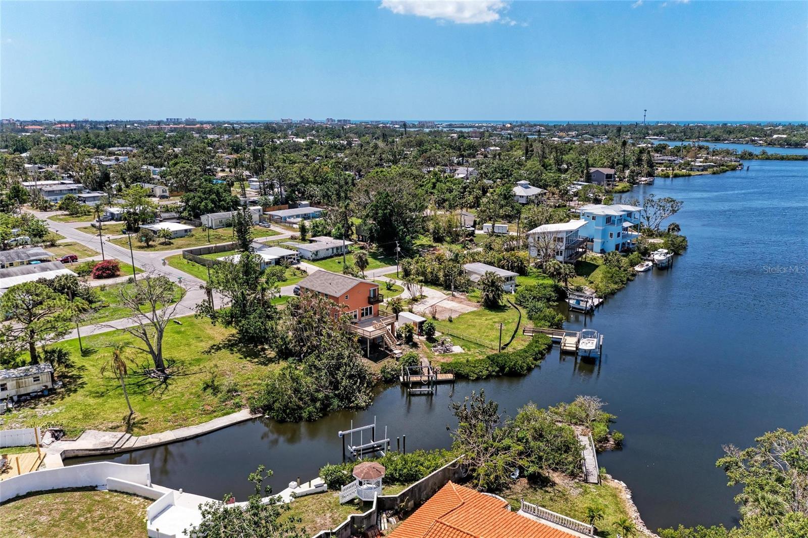 904 LUCILLE AVE, NOKOMIS, FL, 34275