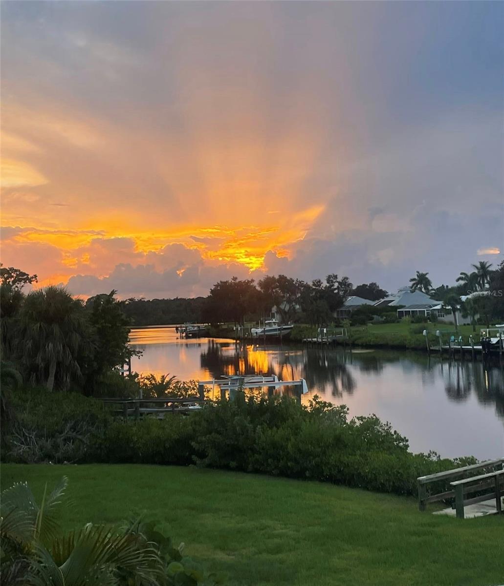 904 LUCILLE AVE, NOKOMIS, FL, 34275