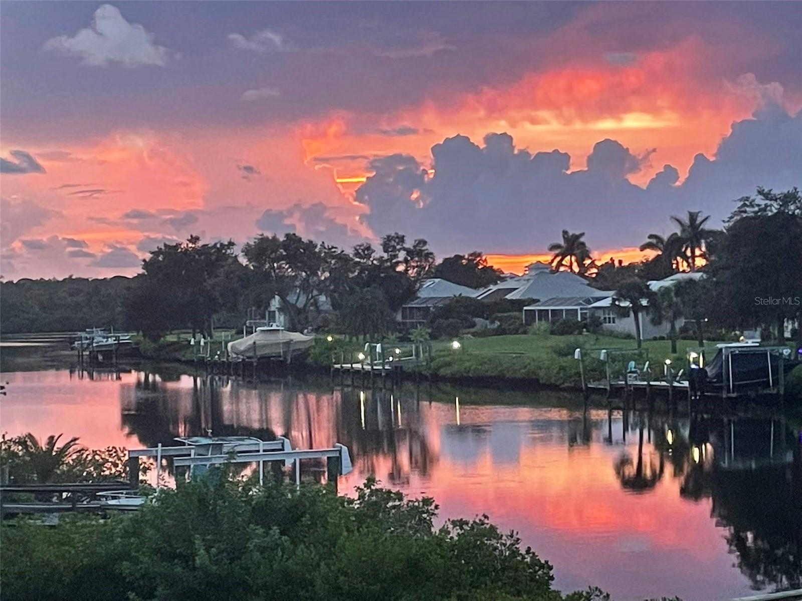 904 LUCILLE AVE, NOKOMIS, FL, 34275