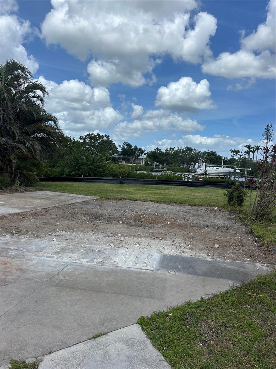 904 LUCILLE AVE, NOKOMIS, FL, 34275