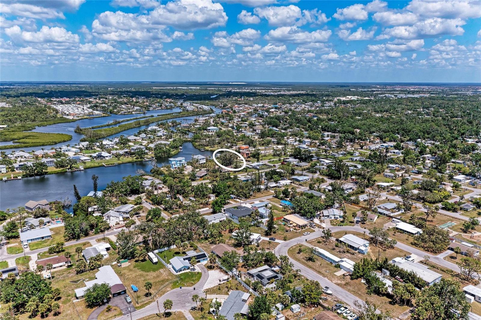 904 LUCILLE AVE, NOKOMIS, FL, 34275