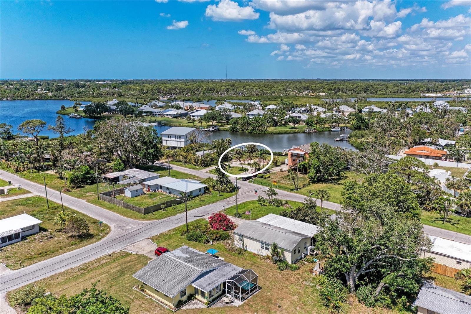 904 LUCILLE AVE, NOKOMIS, FL, 34275