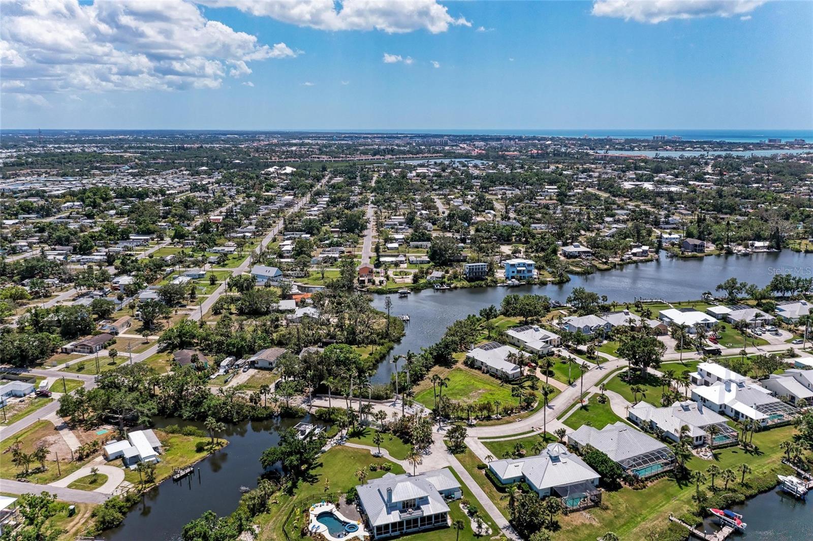 904 LUCILLE AVE, NOKOMIS, FL, 34275