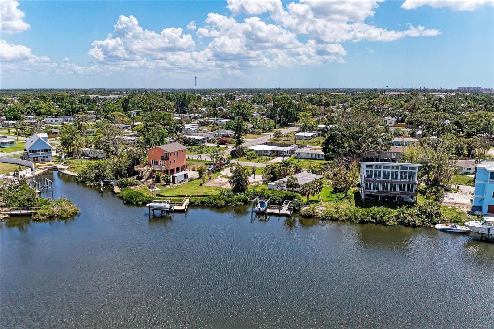 904 LUCILLE AVE, NOKOMIS, FL, 34275