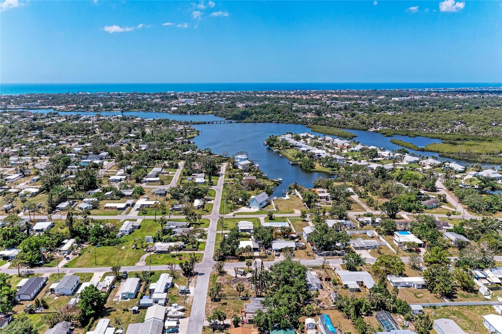 904 LUCILLE AVE, NOKOMIS, FL, 34275