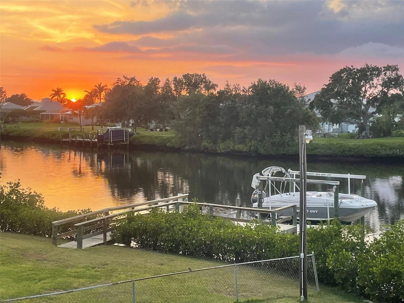904 LUCILLE AVE, NOKOMIS, FL, 34275