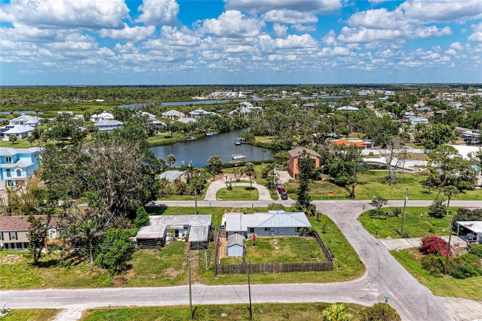 904 LUCILLE AVE, NOKOMIS, FL, 34275