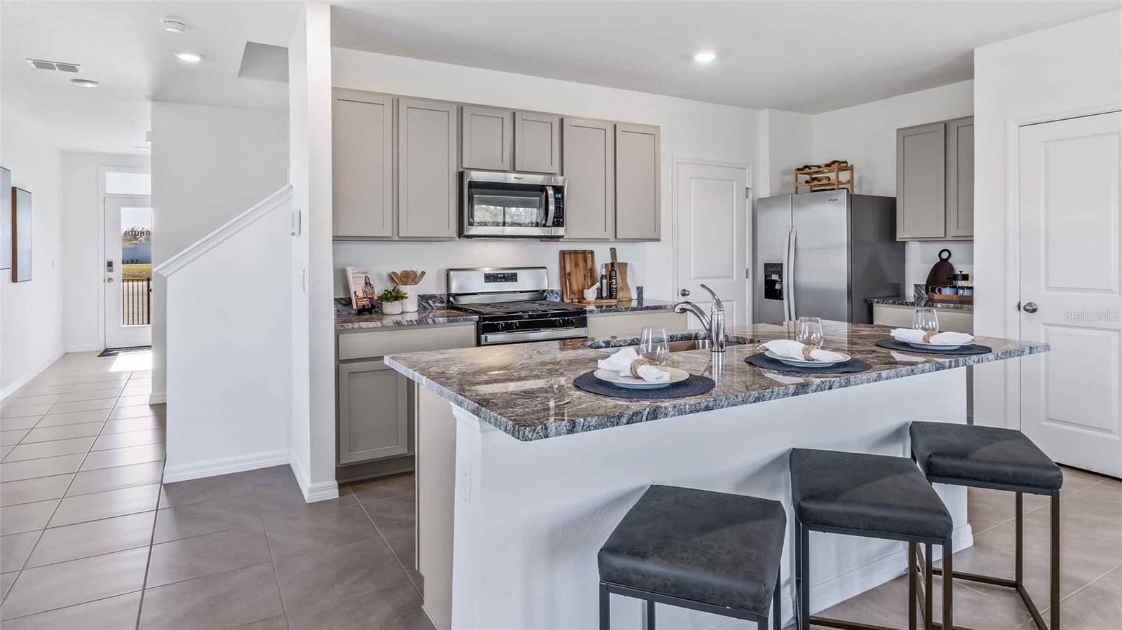 36077 SUNFLOWER HILL DR, ZEPHYRHILLS, FL, 33541
