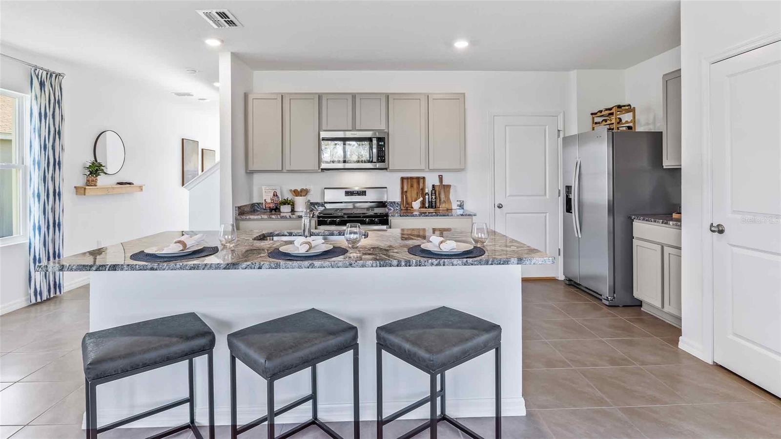 36077 SUNFLOWER HILL DR, ZEPHYRHILLS, FL, 33541