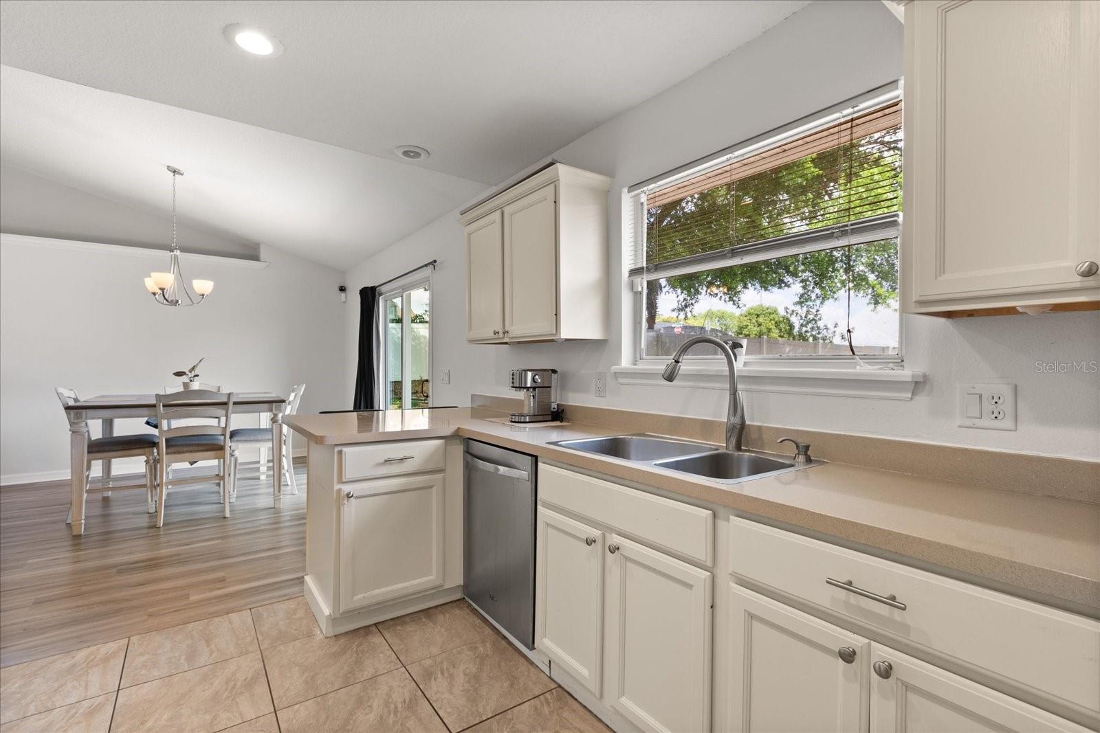 1563 DESS DR, ORLANDO, FL, 32818