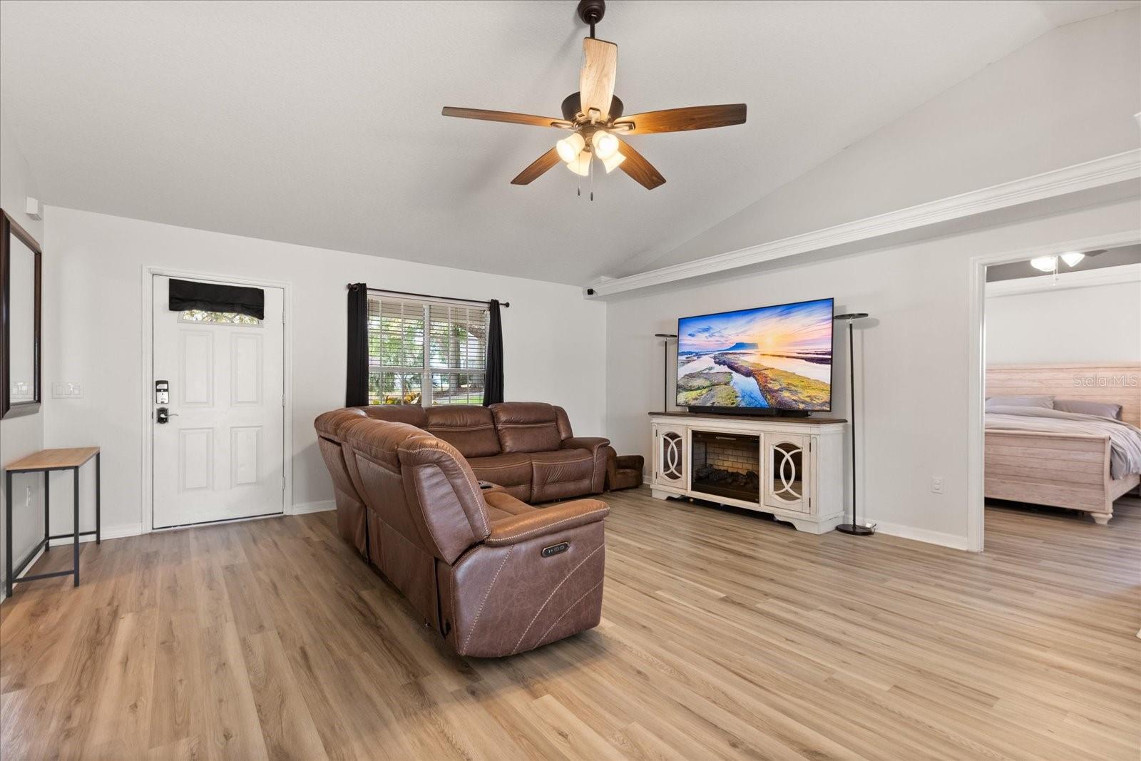 1563 DESS DR, ORLANDO, FL, 32818