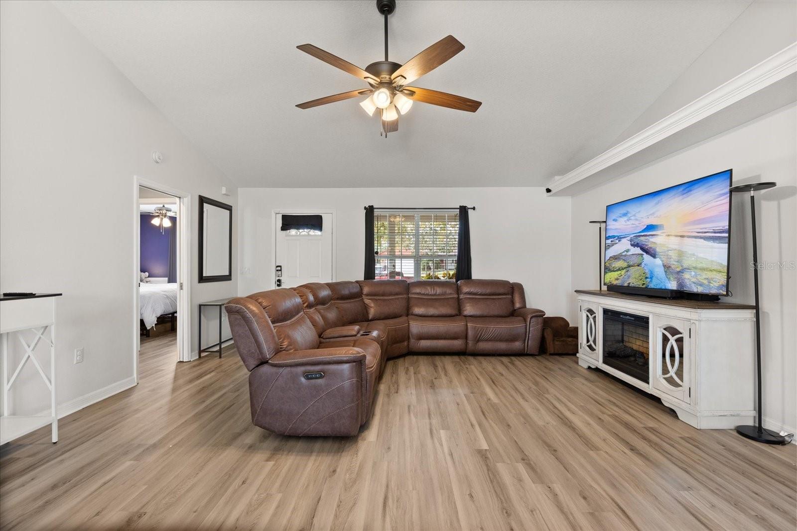 1563 DESS DR, ORLANDO, FL, 32818