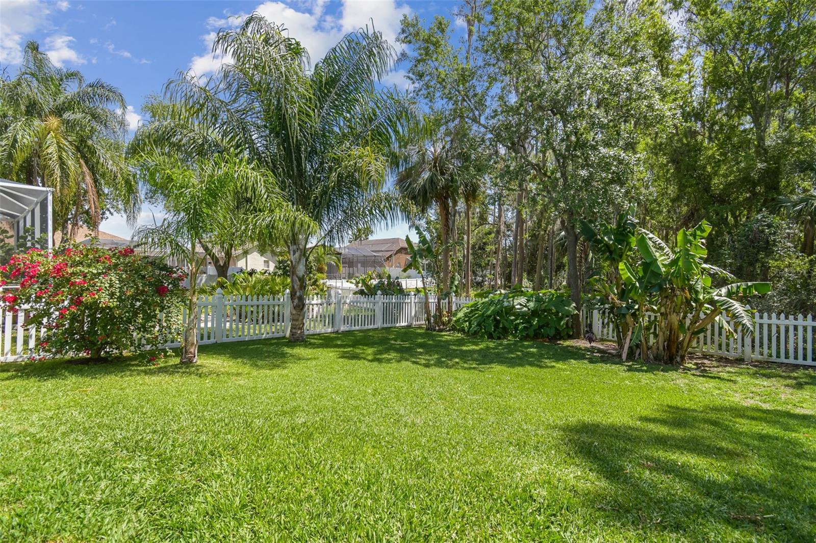 18025 KINGS PARK DR, TAMPA, FL, 33647