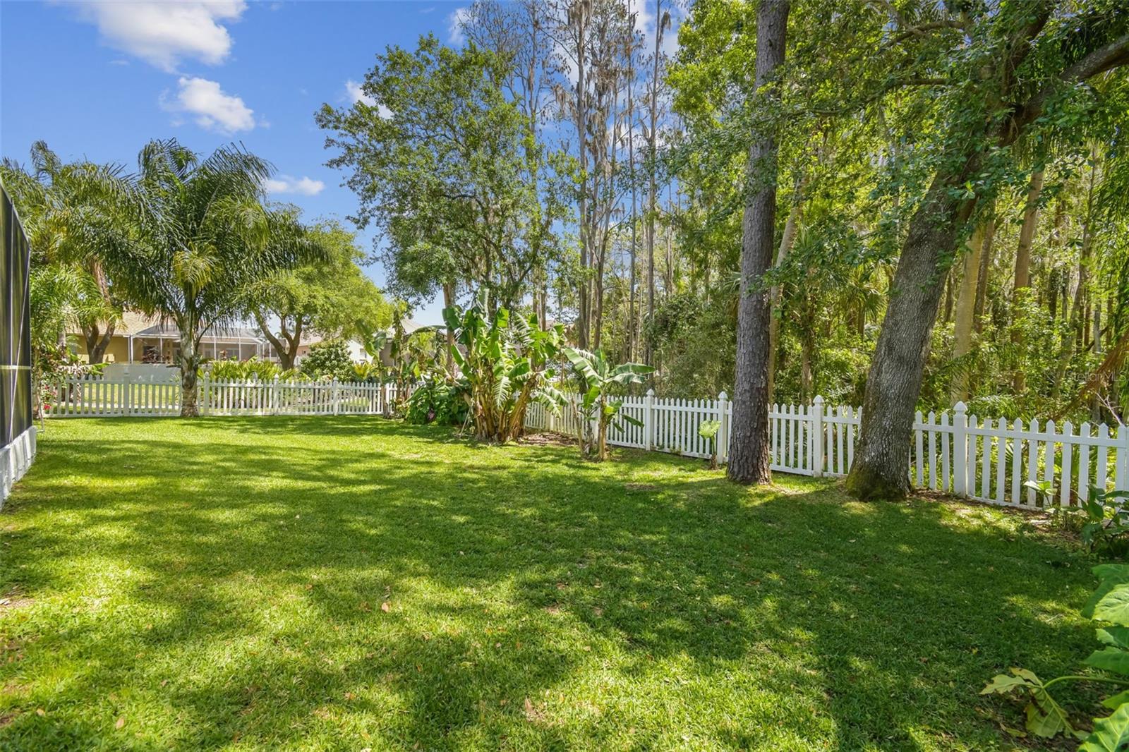 18025 KINGS PARK DR, TAMPA, FL, 33647