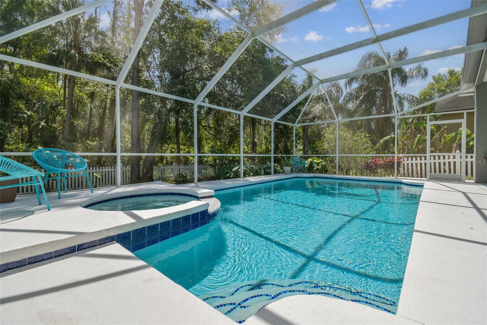 18025 KINGS PARK DR, TAMPA, FL, 33647