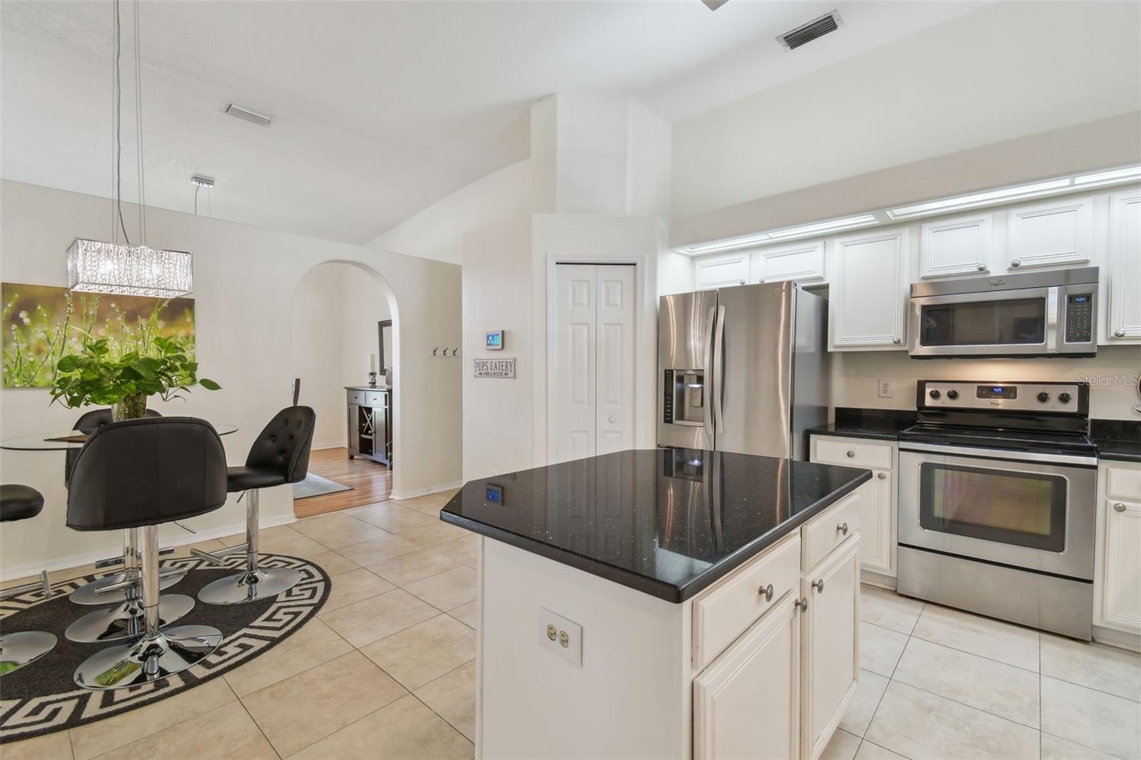 18025 KINGS PARK DR, TAMPA, FL, 33647