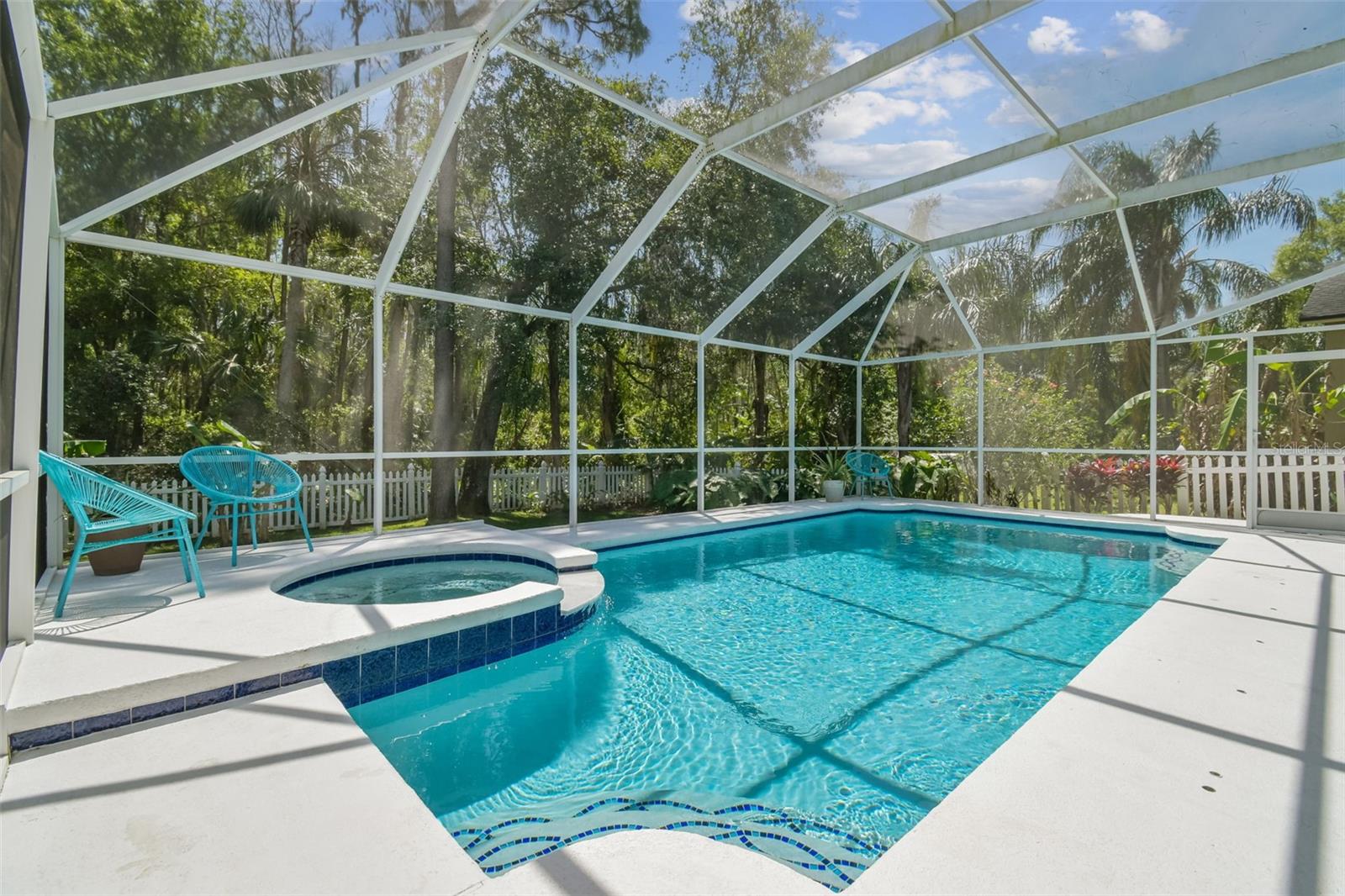 18025 KINGS PARK DR, TAMPA, FL, 33647