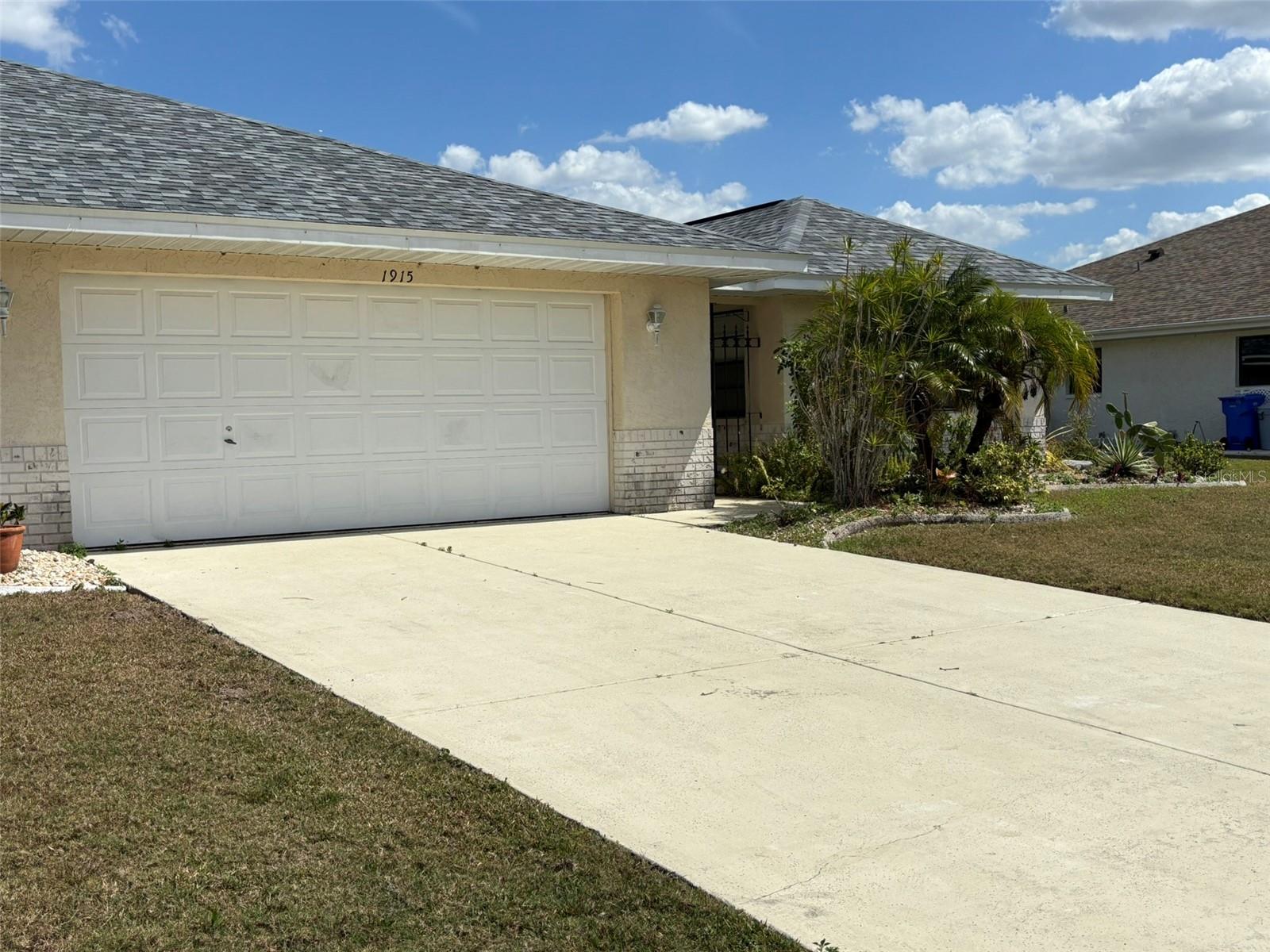 1915 W DEL WEBB BLVD, SUN CITY CENTER, FL, 33573