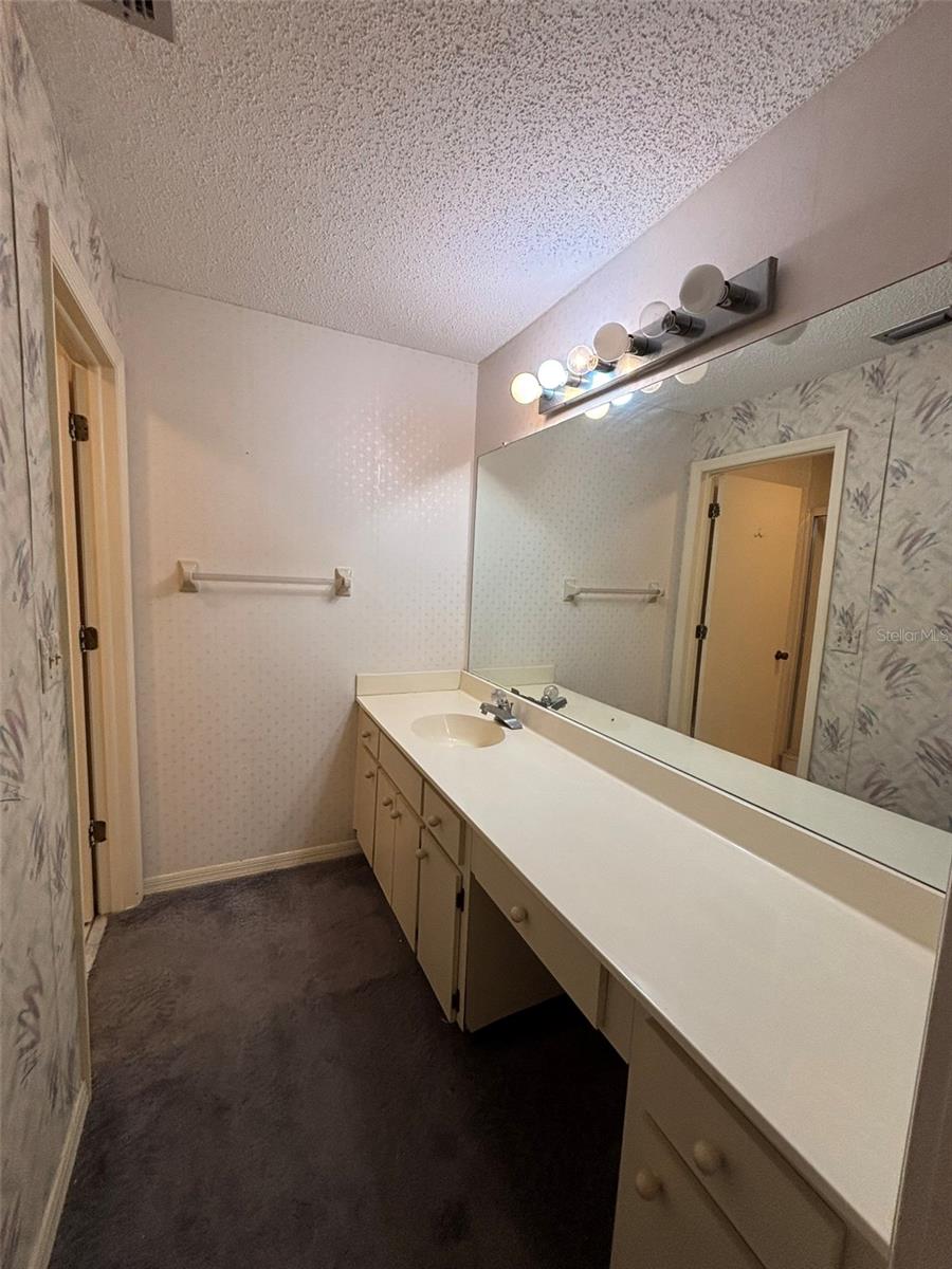 1915 W DEL WEBB BLVD, SUN CITY CENTER, FL, 33573