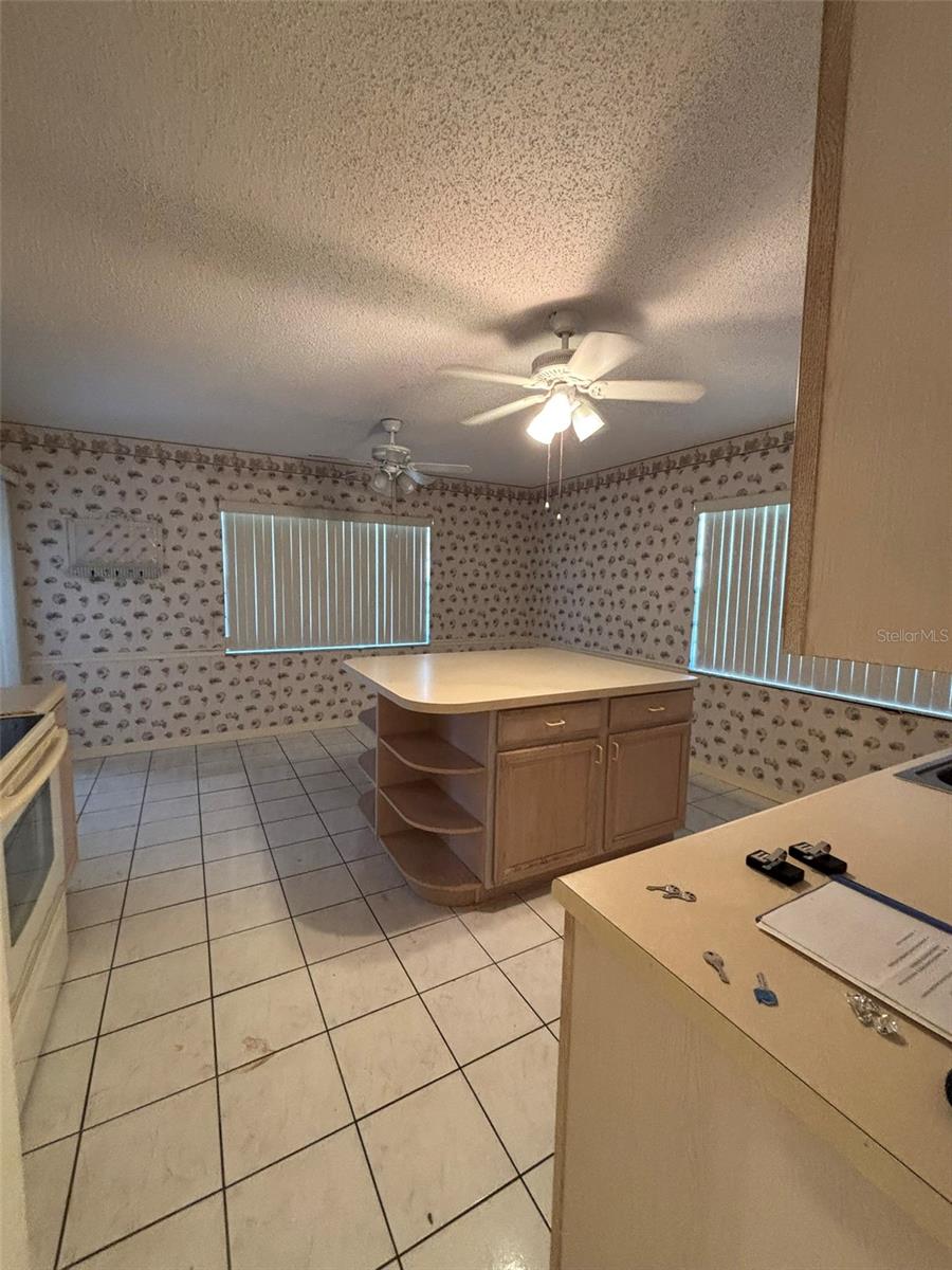1915 W DEL WEBB BLVD, SUN CITY CENTER, FL, 33573