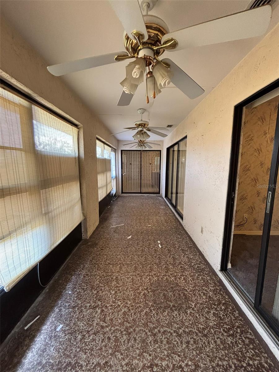 1915 W DEL WEBB BLVD, SUN CITY CENTER, FL, 33573