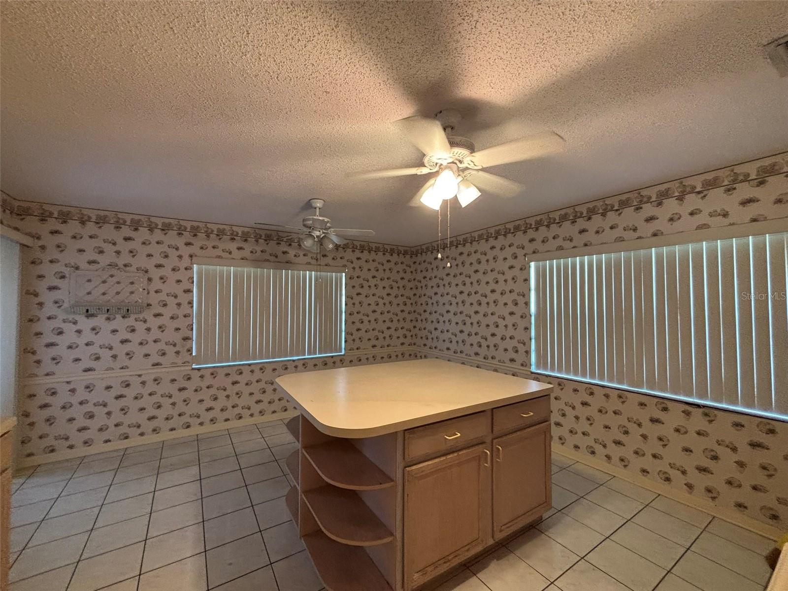 1915 W DEL WEBB BLVD, SUN CITY CENTER, FL, 33573