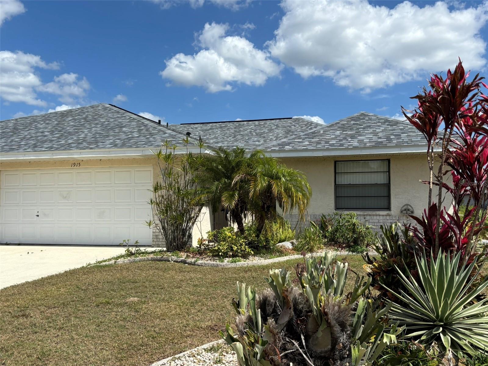1915 W DEL WEBB BLVD, SUN CITY CENTER, FL, 33573