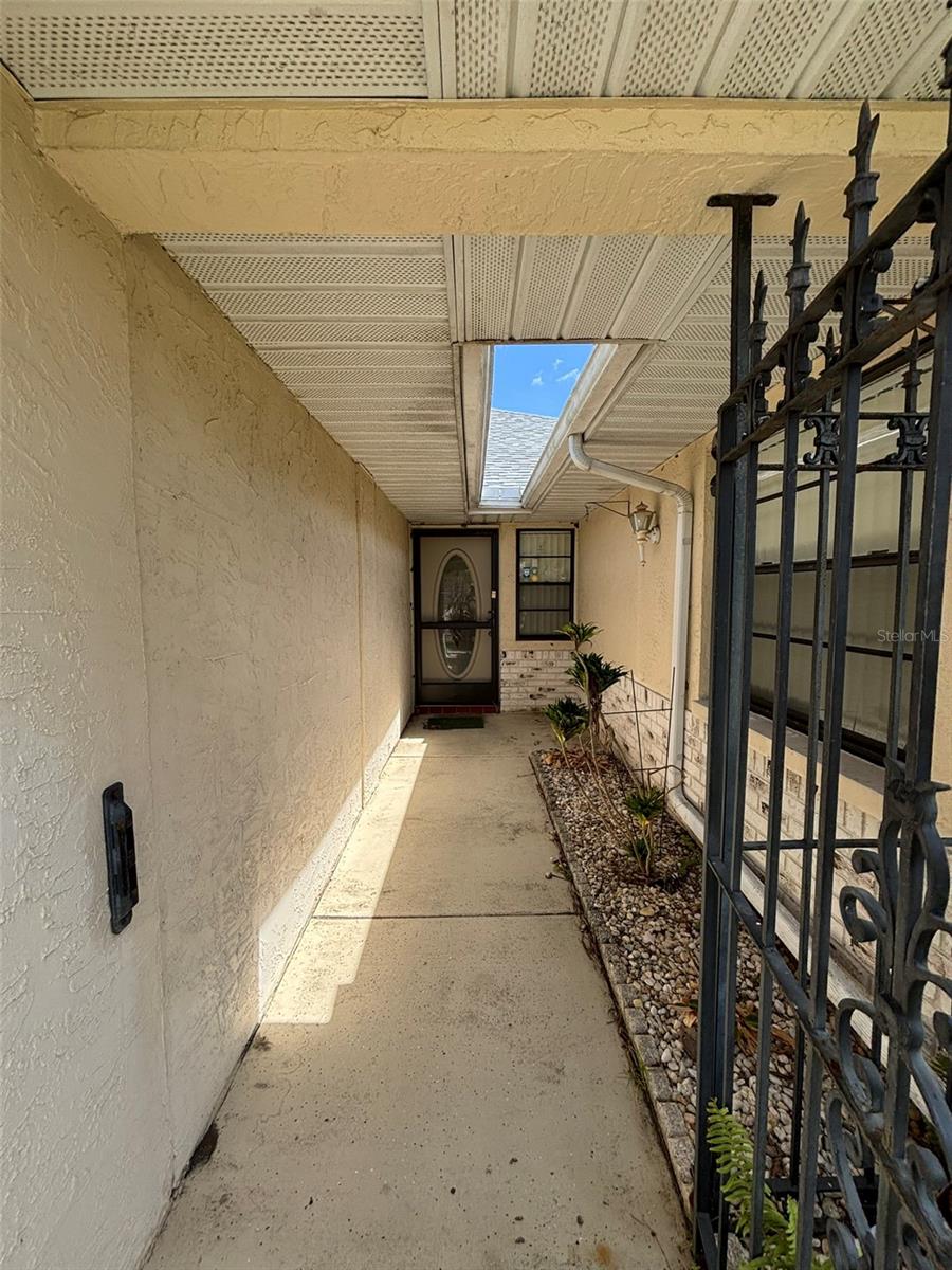 1915 W DEL WEBB BLVD, SUN CITY CENTER, FL, 33573