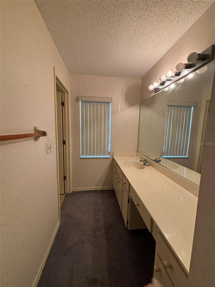 1915 W DEL WEBB BLVD, SUN CITY CENTER, FL, 33573