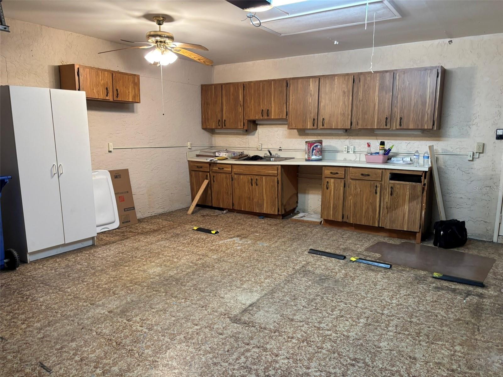 1915 W DEL WEBB BLVD, SUN CITY CENTER, FL, 33573