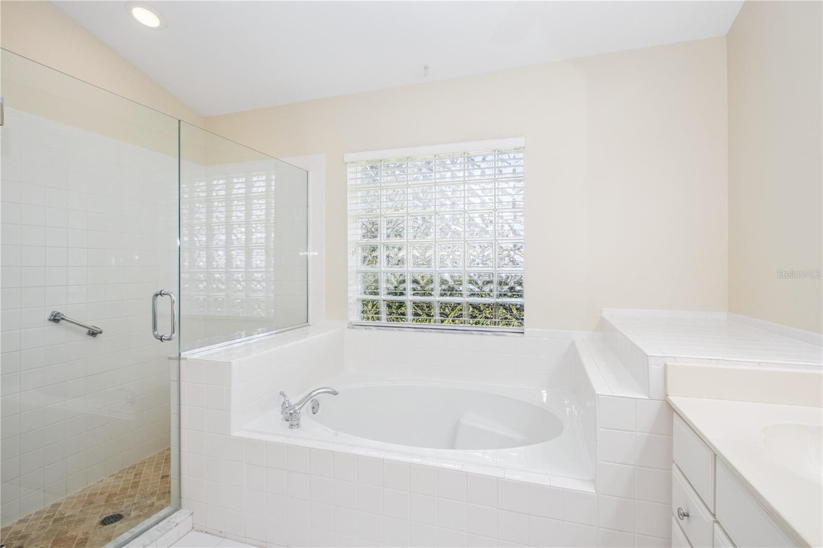 14313 ROXSHIRE DR, ORLANDO, FL, 32837