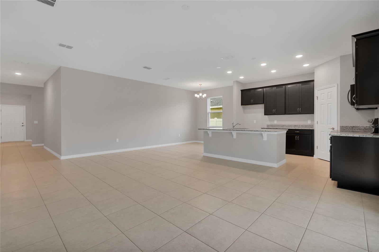 1712 BLUE LAGOON CIR, MASCOTTE, FL, 34753