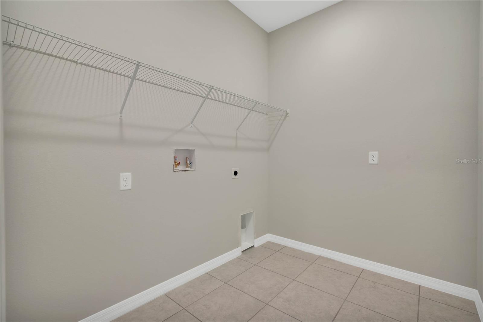 1712 BLUE LAGOON CIR, MASCOTTE, FL, 34753