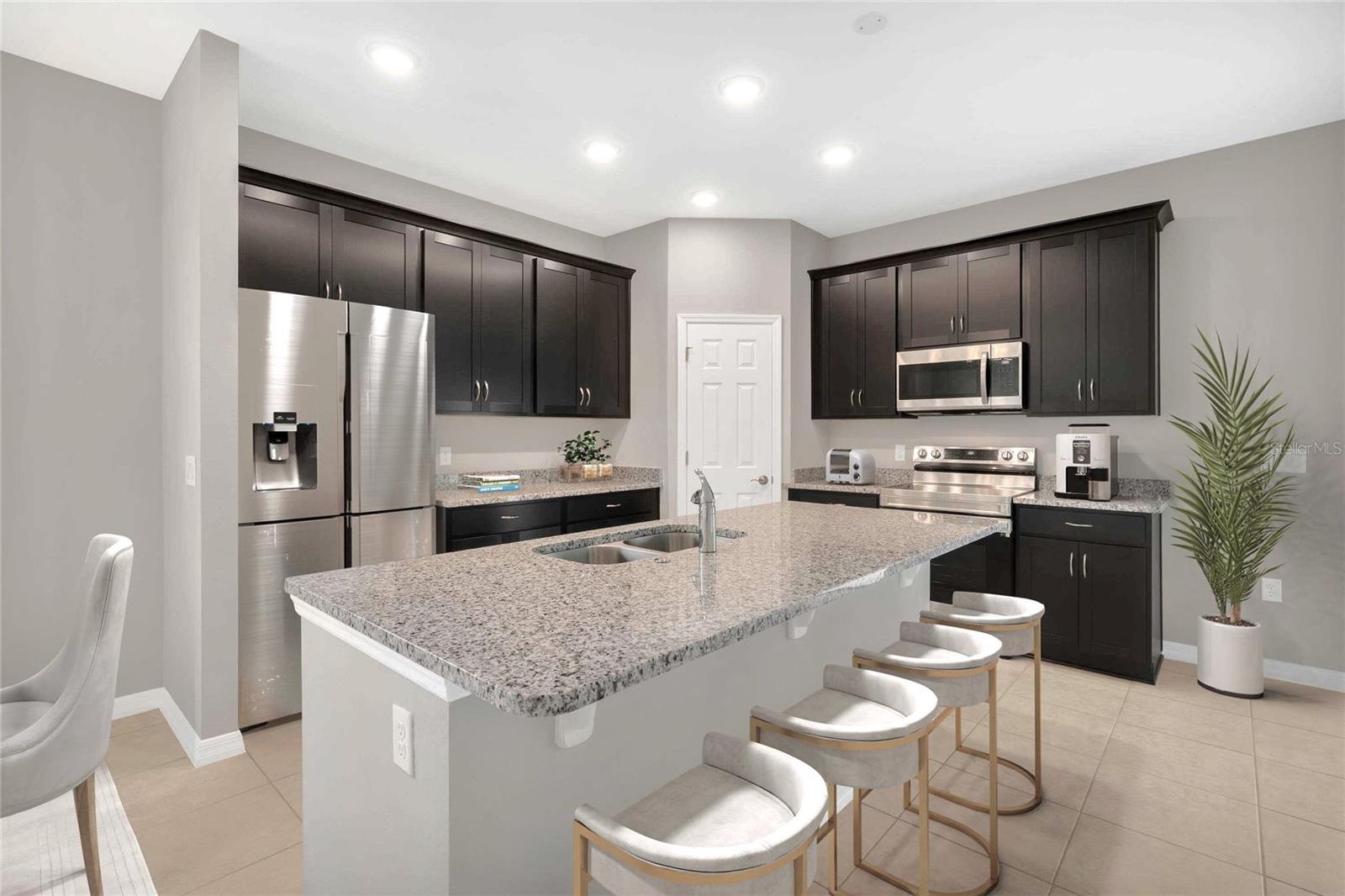 1712 BLUE LAGOON CIR, MASCOTTE, FL, 34753