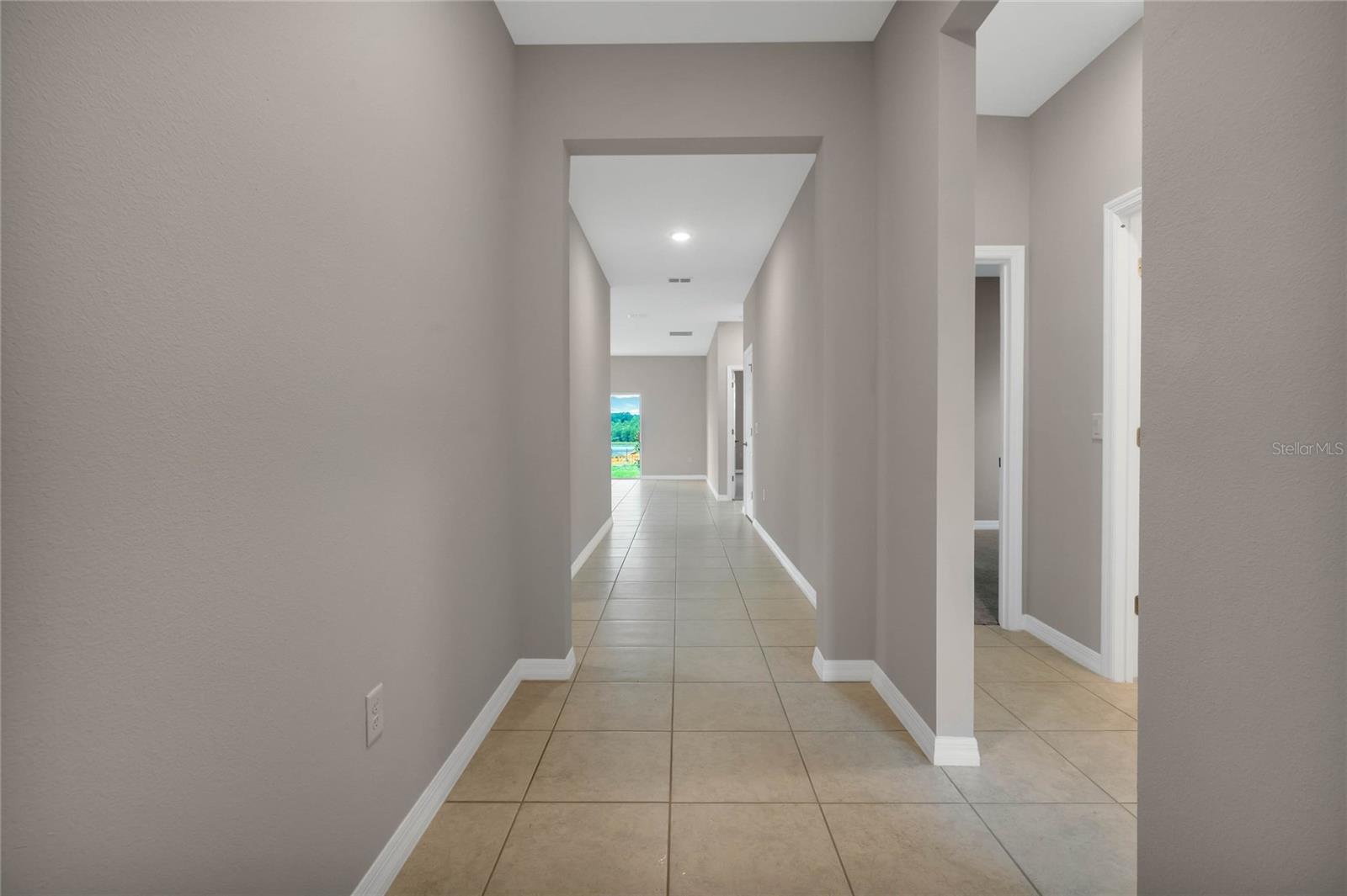 1712 BLUE LAGOON CIR, MASCOTTE, FL, 34753