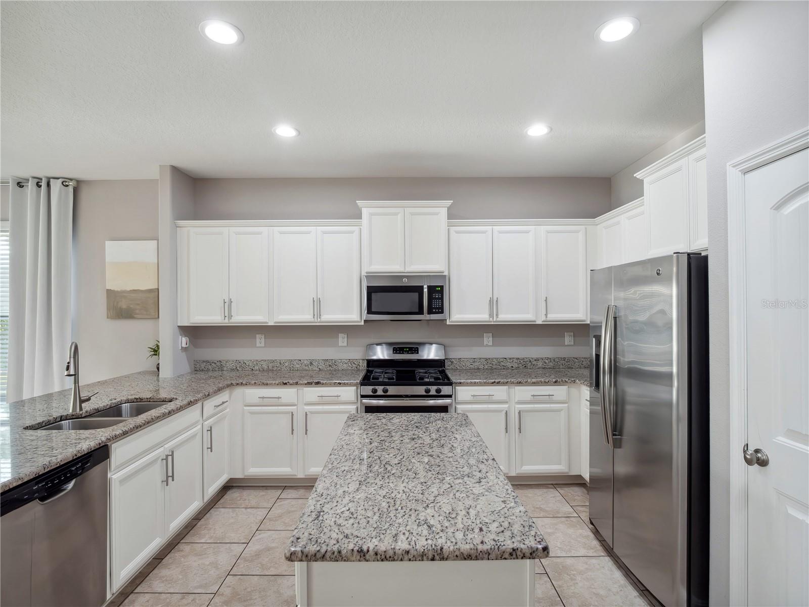 4200 OAKTREE DR, DAVENPORT, FL, 33837