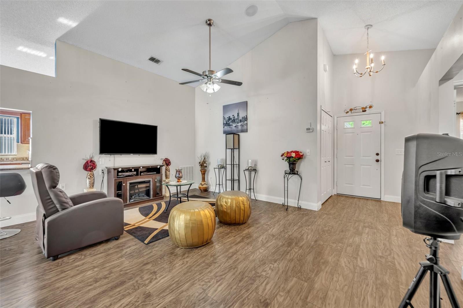 280 BAY ST, APOPKA, FL, 32712