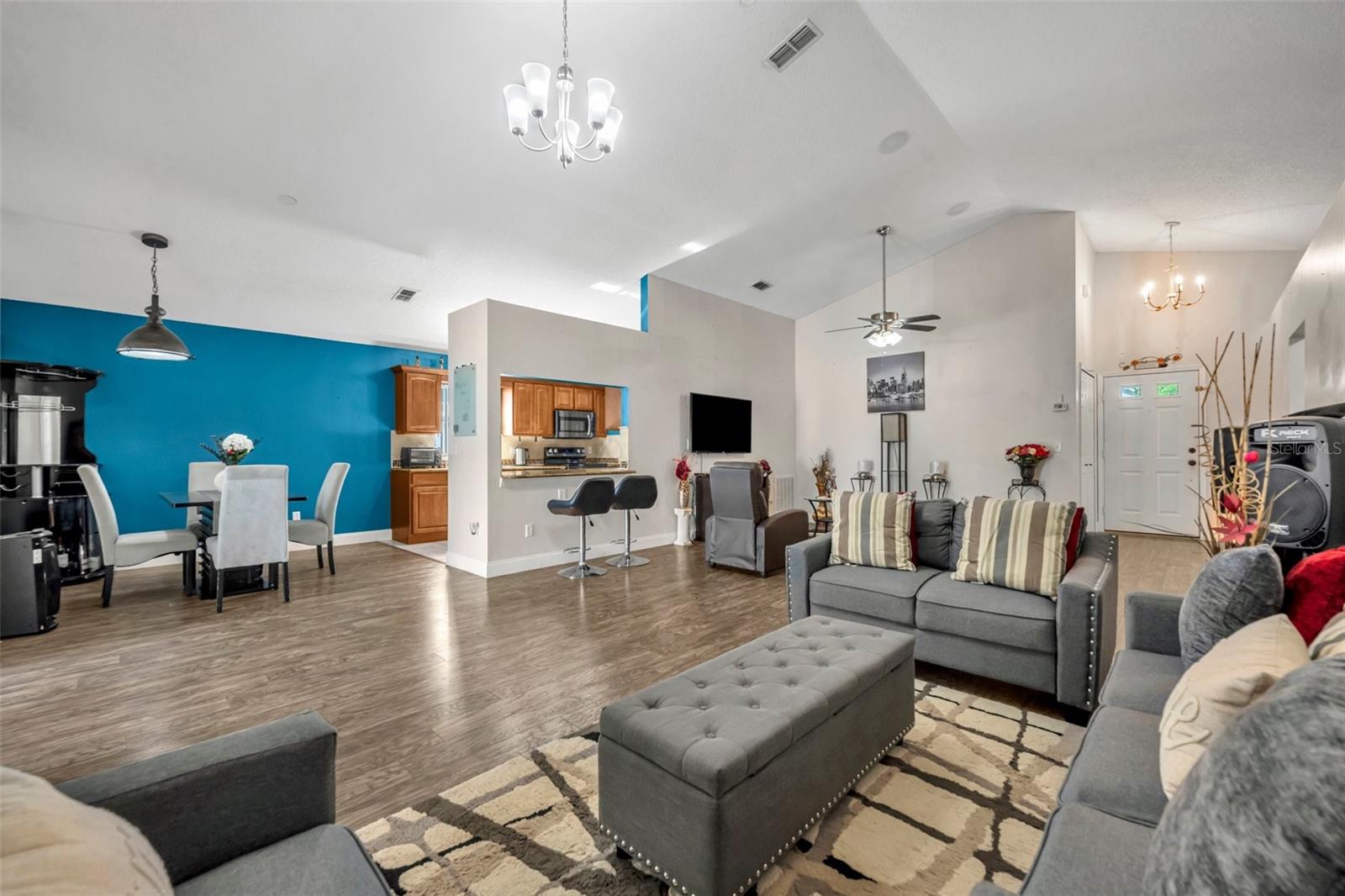 280 BAY ST, APOPKA, FL, 32712