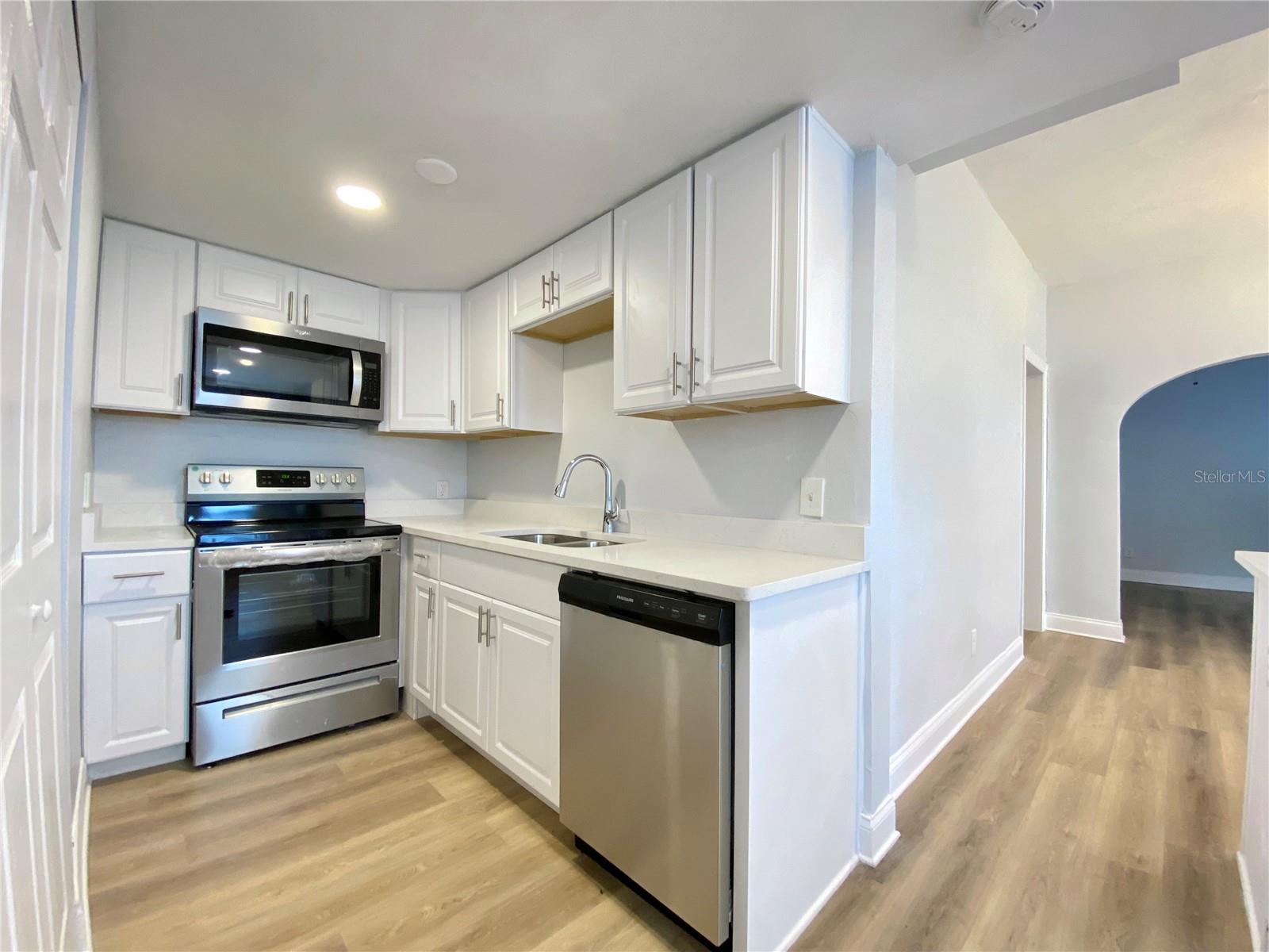 135 19TH AVE S, ST PETERSBURG, FL, 33705