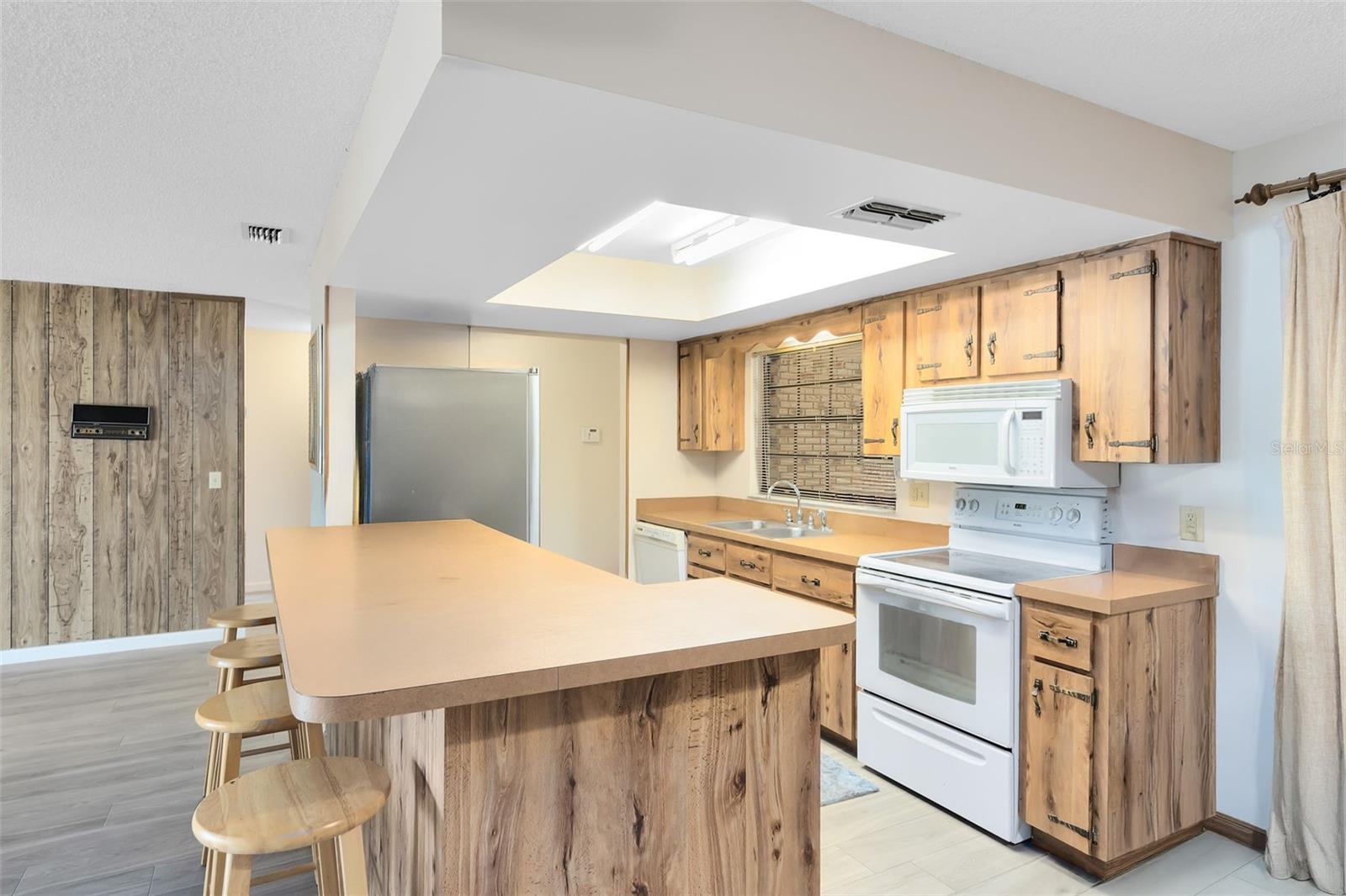 25548 PINE VALLEY DR, MOUNT PLYMOUTH, FL, 32776