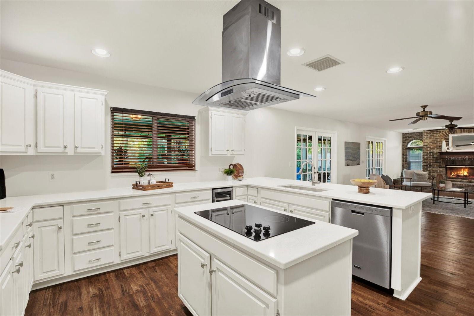 7591 HARBOR VIEW WAY, SEMINOLE, FL, 33776