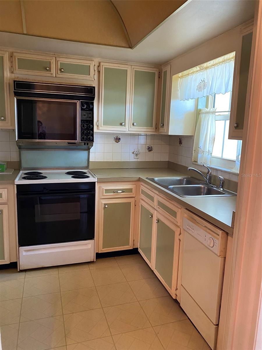 1649 S LAKE AVE #2, CLEARWATER, FL, 33756