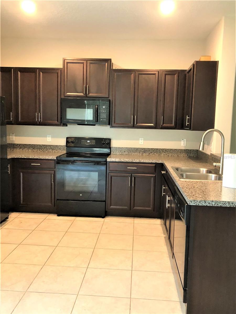 7631 FRENCH MARIGOLD AVE, TAMPA, FL, 33619