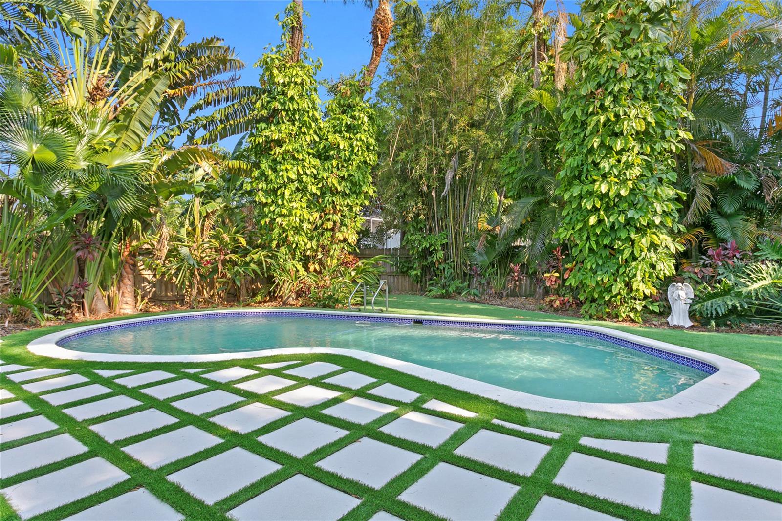 4308 W BEACH PARK DR, TAMPA, FL, 33609
