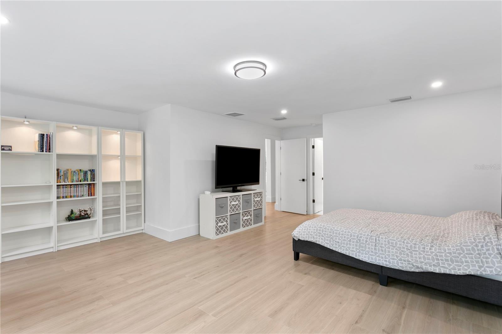 4308 W BEACH PARK DR, TAMPA, FL, 33609