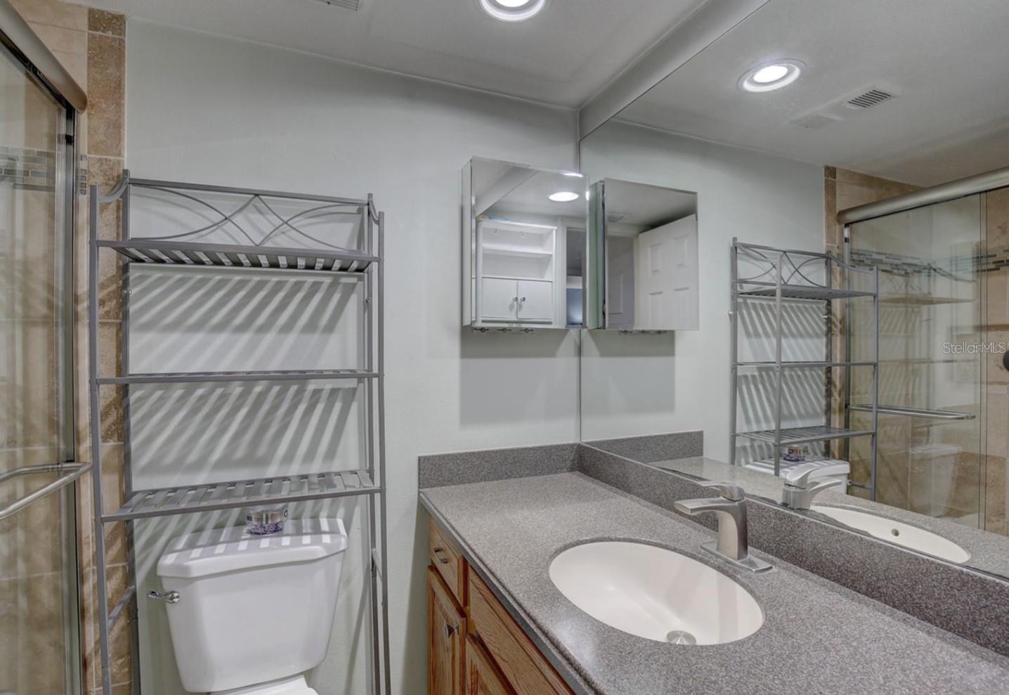 315 30TH AVE W #B207, BRADENTON, FL, 34205