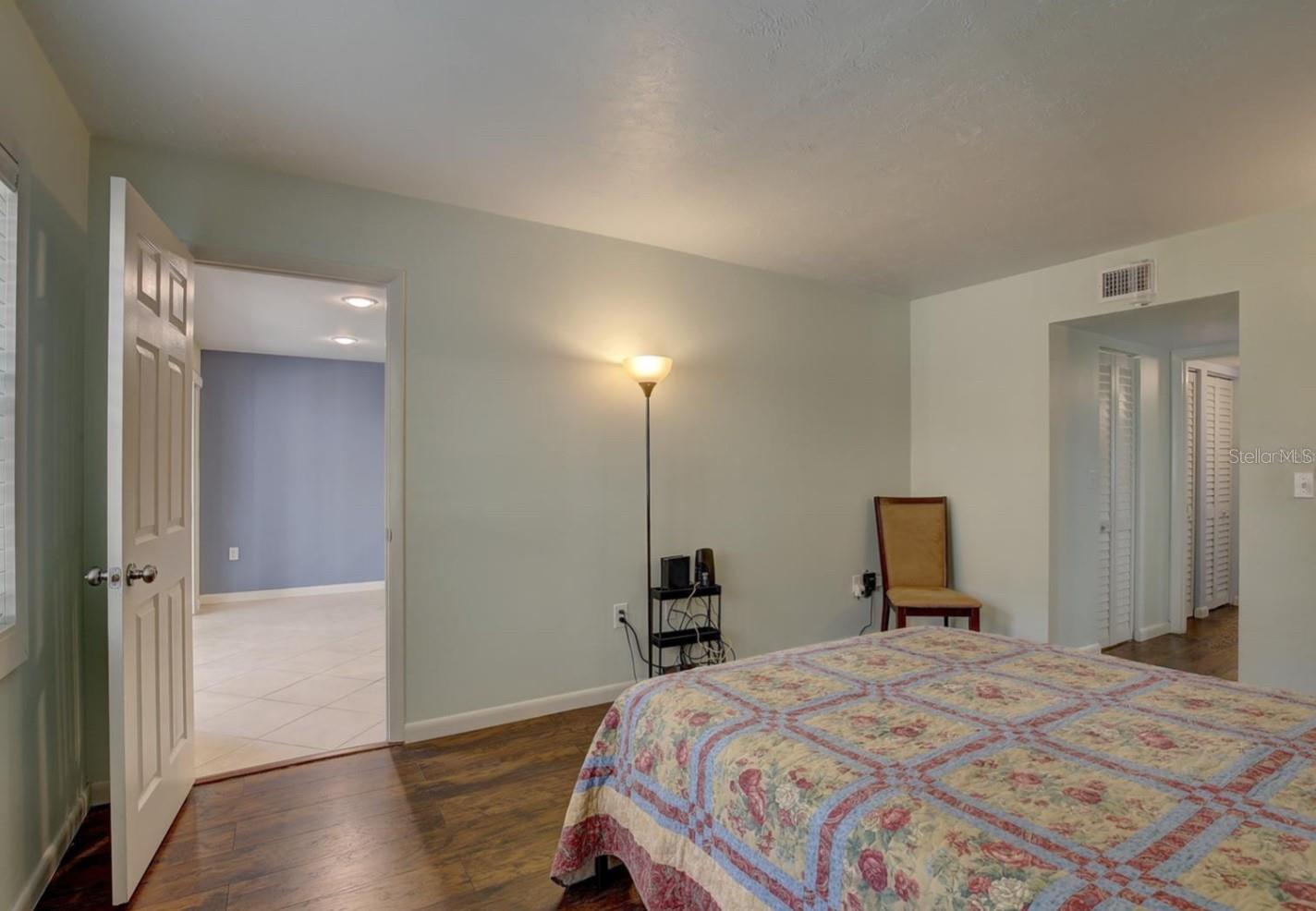 315 30TH AVE W #B207, BRADENTON, FL, 34205