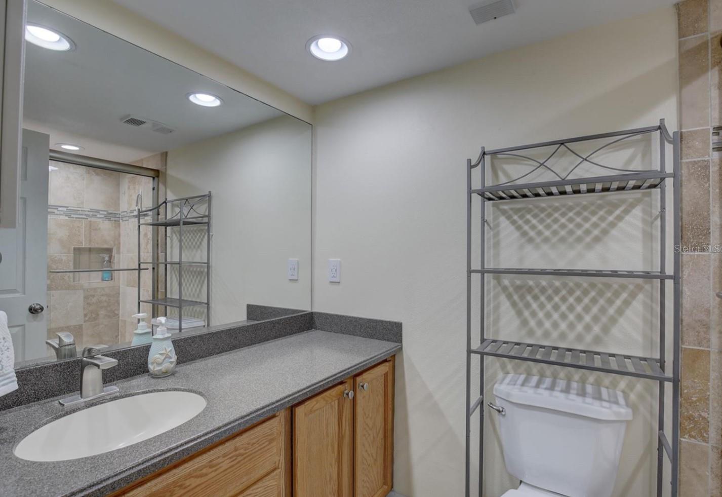 315 30TH AVE W #B207, BRADENTON, FL, 34205