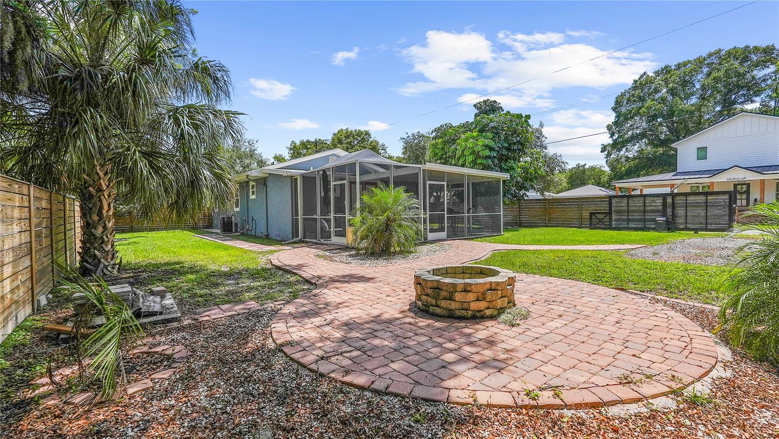 1202 E CARACAS ST, TAMPA, FL, 33603