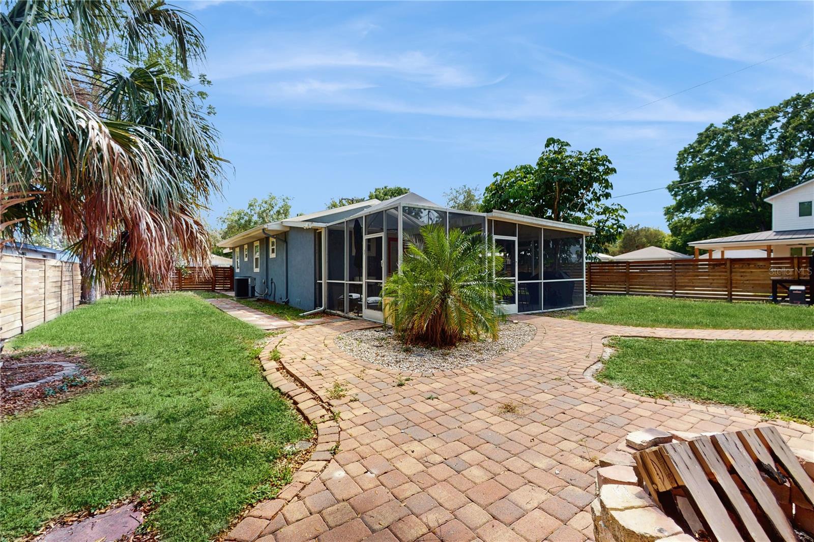 1202 E CARACAS ST, TAMPA, FL, 33603